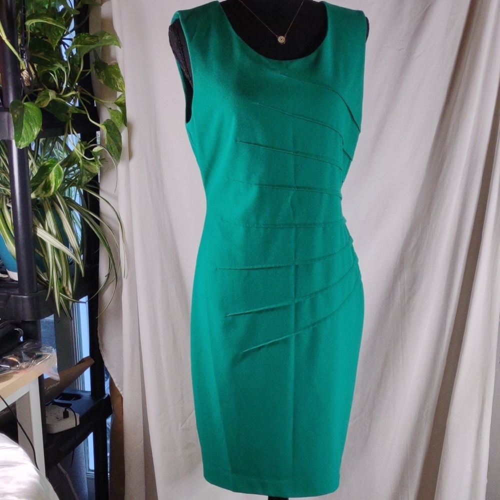 Calvin Klein Green Starburst Sleeveless Midi Dress - Size 8